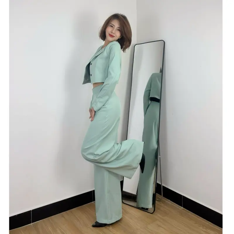 CH044 SÉT VEST CỔ TRÒN QUẦN SUÔNG CÁ TÍNH