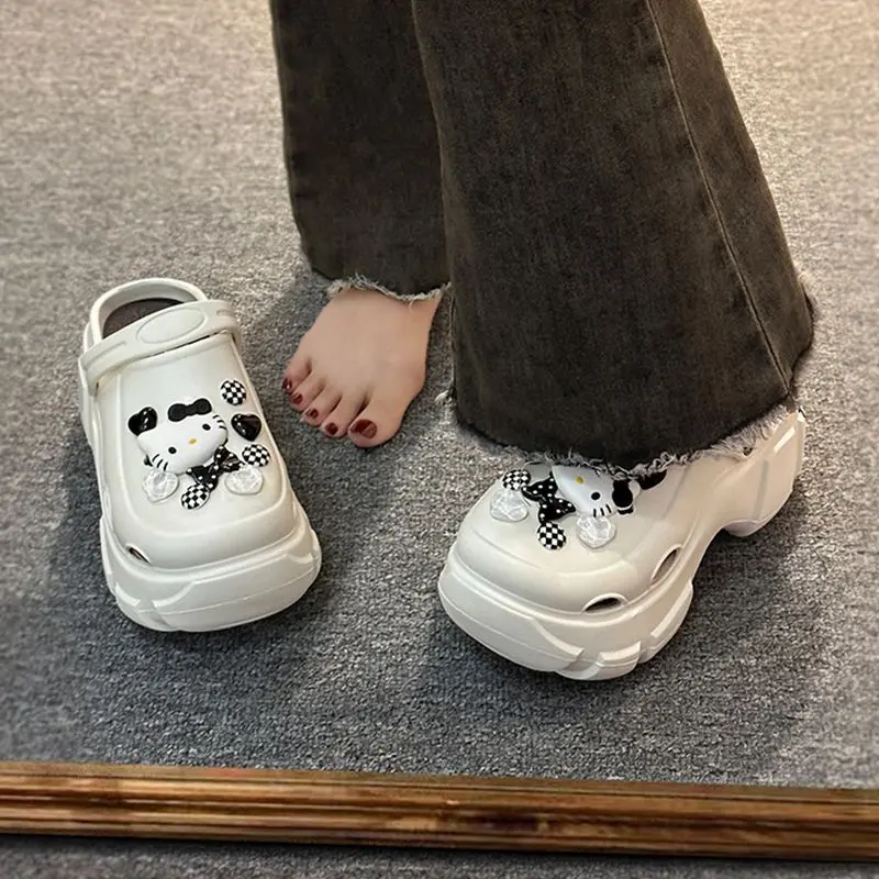 Giày Coros Đế Dễ Thương, Nữ Mùa Hè Mới, Thiết Kế Hoạt Hình Hello Kitty, Tăng Chiều Cao, Không Trơn Trượt, Dép Lê Ngoài Trời Đi Biển Baotou, 2024 3