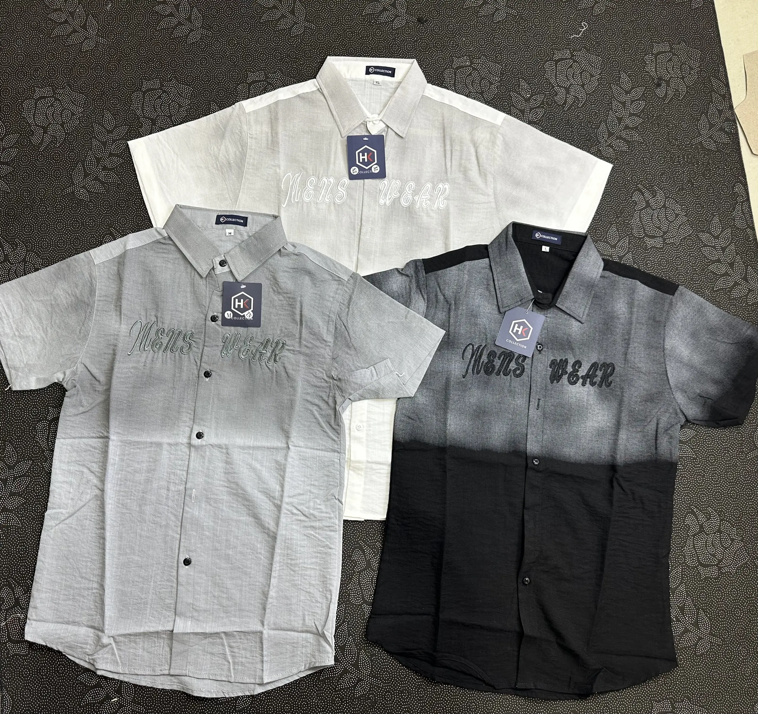Áo sơ mi nam nữ tay ngắn chất vải đũi phối thêu chữ nổi Menswear Có Cổ