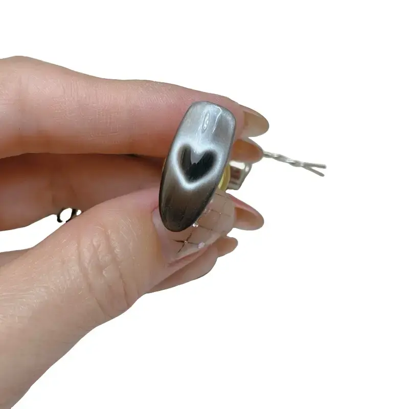 Dụng cụ hút mắt mèo hình trái tim nail