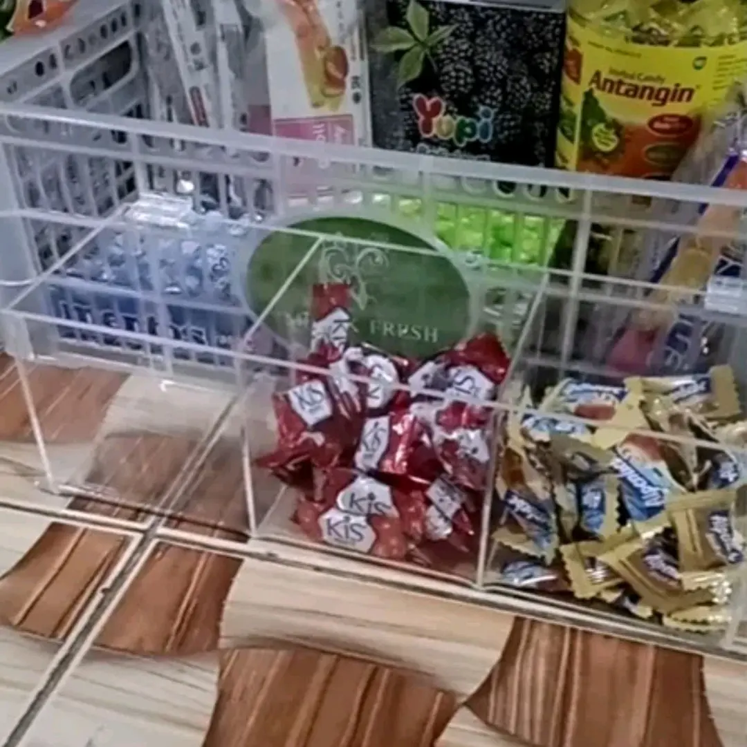 Tempat Permen Akrilik Isi 3