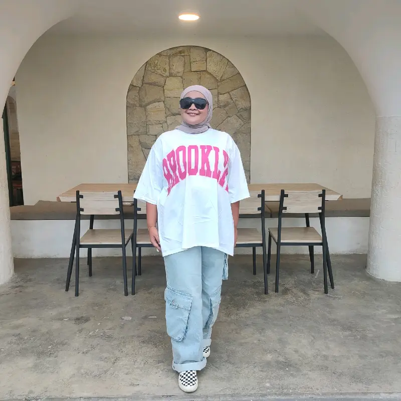 Kaos Oversize Nagita Bangkok Wanita Style Hijab Jumbo Kekinian 2025 Aesthetic Slit Samping Baju Belahan Tinggi t-shirt Atasan Cewek Korean Style Trend Bisa COD Santai combed Oblong Nyaman 7
