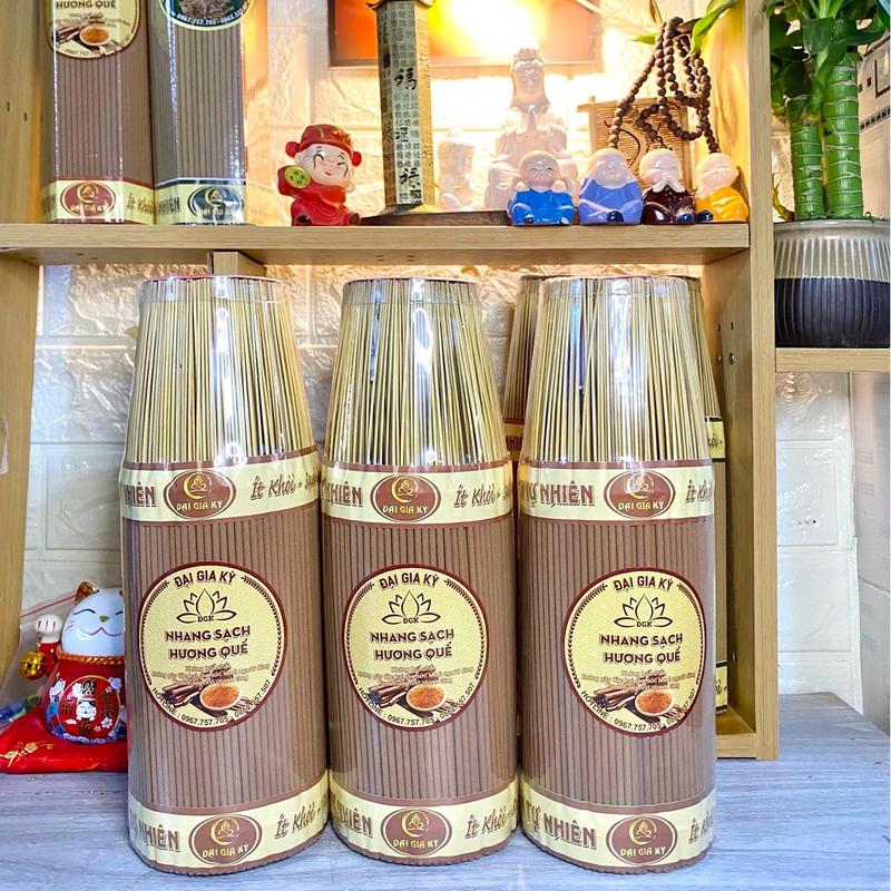 COMBO 3KG_3BÓ NHANG QUẾ 3 TẤT 28CM ( TẶNG 15NỤ TRẦM) THƠM NHẸ DỊU TRẦM ẤM NHANG SẠCH ĐẠI GIA KỲ THỜ CÚNG đồ _