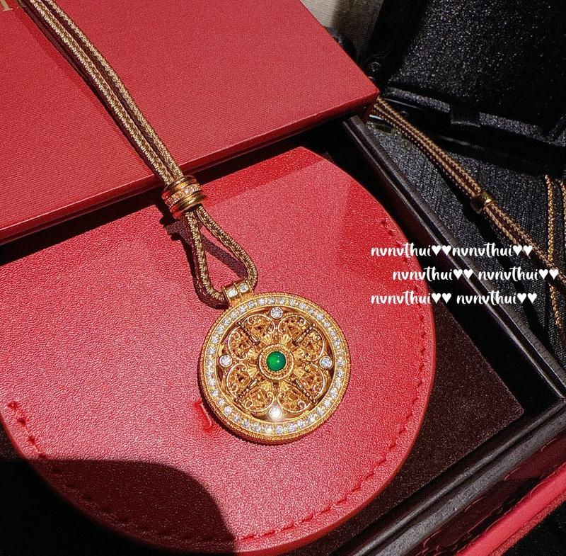 Product Introduction of Ancient gold chiseled carved window compass necklace, new Chinese style plated 18K goldFilial diamond pestle zircon ring 22