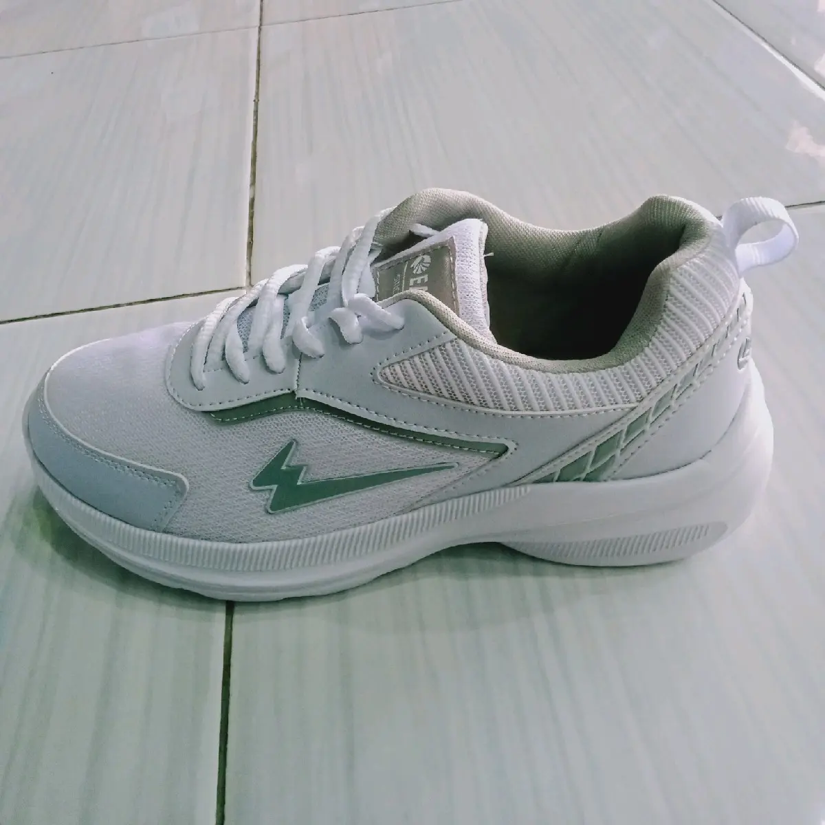 Sepatu Running Eagle Martin