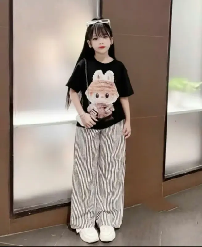Bộ Áo Thun Quần Xuông Kẻ Sọc Họa Tiết Labubu Dành Cho Bé Gái Từ 13-44kg Chất Liệu Thoáng Mát, Mền Mịn Set Đồ 3