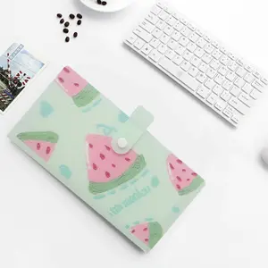 Set dompet dan buku tabungan 240 slot ini mencakup album foto Polaroid, folder kolektor kartu selebriti, tempat kartu dan pengatur minimalis dan kreatif, serta solusi penyimpanan bergaya yang dapat menampung album foto instan dan kartu kolektor.