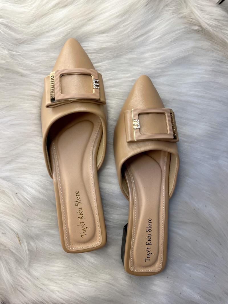Product Introduction of TUYETKIEUSTORE Sục 3p đính đá điểm nhấn Nữ DéP Shoes Mũi nhọn Women GiàY 1