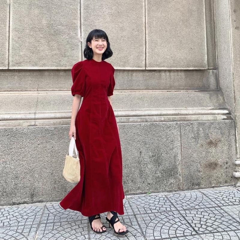 Đầm Nhung Tay Bồng Cổ Tròn Dáng Dài Xoè Có Túi Kéo Trơn Nữ