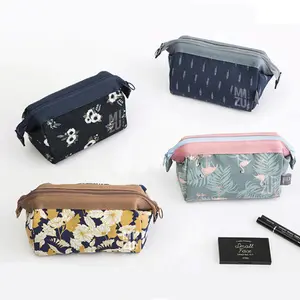 83 Pouch Kosmetik/Makeup Anti Air Waterproof Motif Flamingo, Bunga Hitam Kanvas