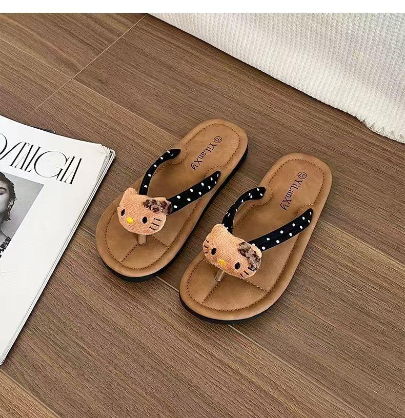 Product Introduction of Dép Xỏ Ngón Hello Kitty, Siêu Mềm, Chống Mài Mòn, Đế Bằng, Ngọt Ngào Và Cổ Điển, Dễ Phối Đồ, Họa Tiết Chấm Bi, Có Sẵn Năm 2025 12
