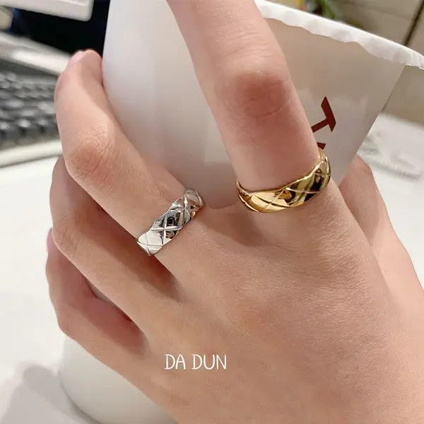 [Hand Washing Removal-Free] Fashion Trending Diamond Ring Titanium Steel No Fading Pieces of Flower Diamond Grid Ring Pair for Couple
