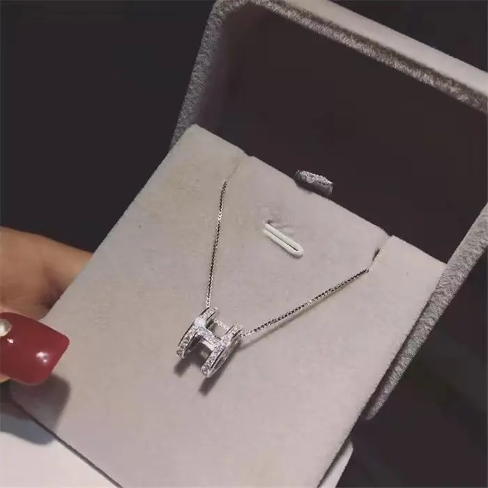 Vòng Cổ Màu Bạc Chữ H 925 Giá Cả Phải Chăng Cho Nữ, Phong Cách Quý Tộc, Xiaohongshu Cao Cấp Thích Hợp Cho Học Sinh, Bạn Gái, Quà Tặng Cho Bé Gái, Dây Chuyền Xương Đòn