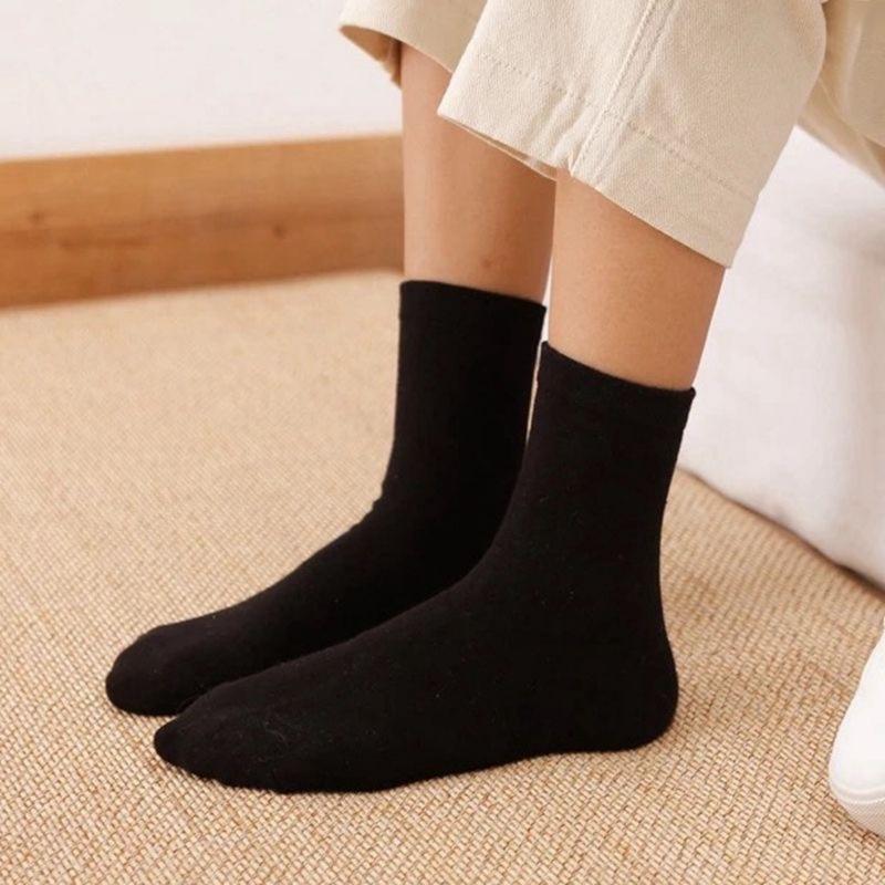 Product Introduction of Socks Men's Mid-Calf Autumn and Winter Warm and Simple Socks Couple Casual Trendy Socks Flow Stockings Student Sports 3