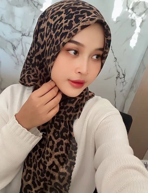 LEOPARD SQUARE 1