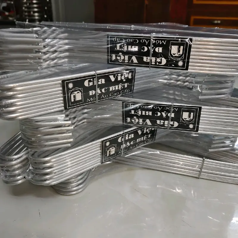 MÓC NHÔM ĐẦU TRÒN NHÃN MÀU ĐEN HIỆU GIA VIỆT HÀNG DẦY 3.6 ly chiều dai cay móc 40cm 1