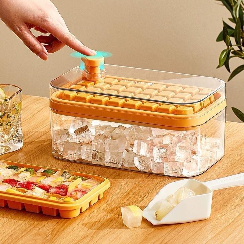 ￼Khay Làm Đá Bấm 64 Ngăn Có Hộp Nắp Đậy Kháng Khuẩn Chống Mùi Và Xẻng Xúc Đá Tiện Lợi 4