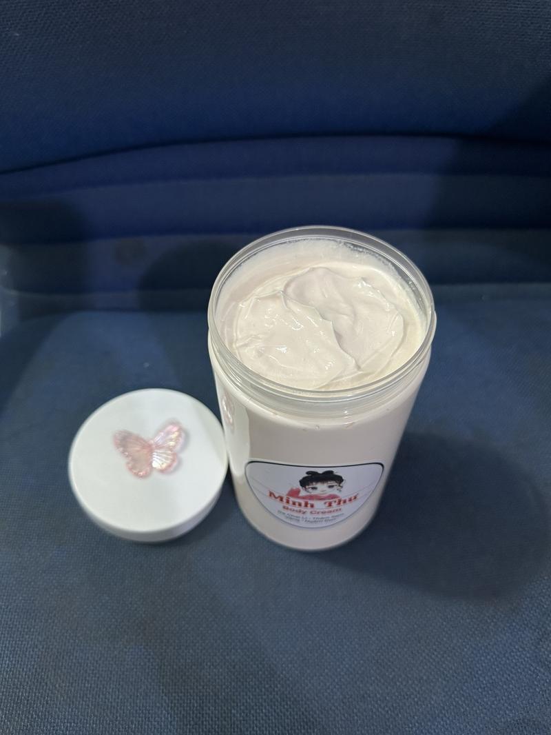 Product Introduction of 1KG Kem Body Tẩy Dưỡng (da ngâm sạm thân đen chai lì, da vàng) 11