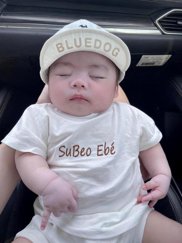 (Thêu tên) Áo Phông thêu tên bé, thêu lá cờ chất liệu  cotton mềm mại 0