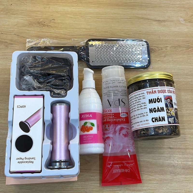 Combo chà gót chân gồm 5 sản phầm , Máy chà gót , muối ngâm chân thảo dược , tẩy da chết , mềm da vòi, cây chà tay inox , dùng trong ngành chà gót ngâm chân thư giãn