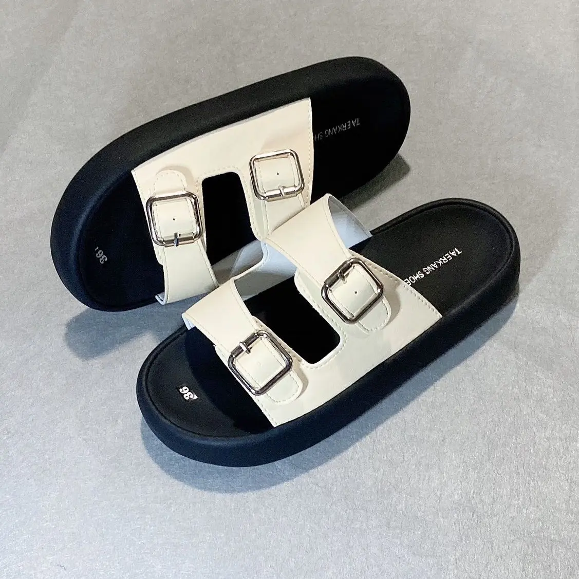 DÉP NỮ THỜI TRANG D10 ĐẾ CAO 2CM 2 QUAI NGANG CÓ KHÓA TĂNG GIẢM ÊM NHẸ CHỐNG TRƠN Cao Su DéP