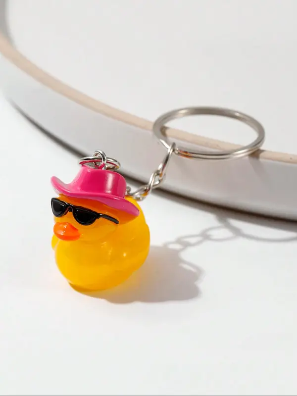 Cute Duck Design Keychain, 2024 Lovely Style Fashionable Duck Shaped Keychain for Women & Men, Trendy All-match Keychain for Birthday Gift 0