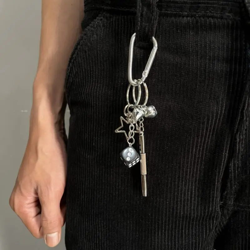 | Gantungan Kunci Skena Dadu Estetik Besi Ringan Murah Keychain Aksesoris Tas Bros 0