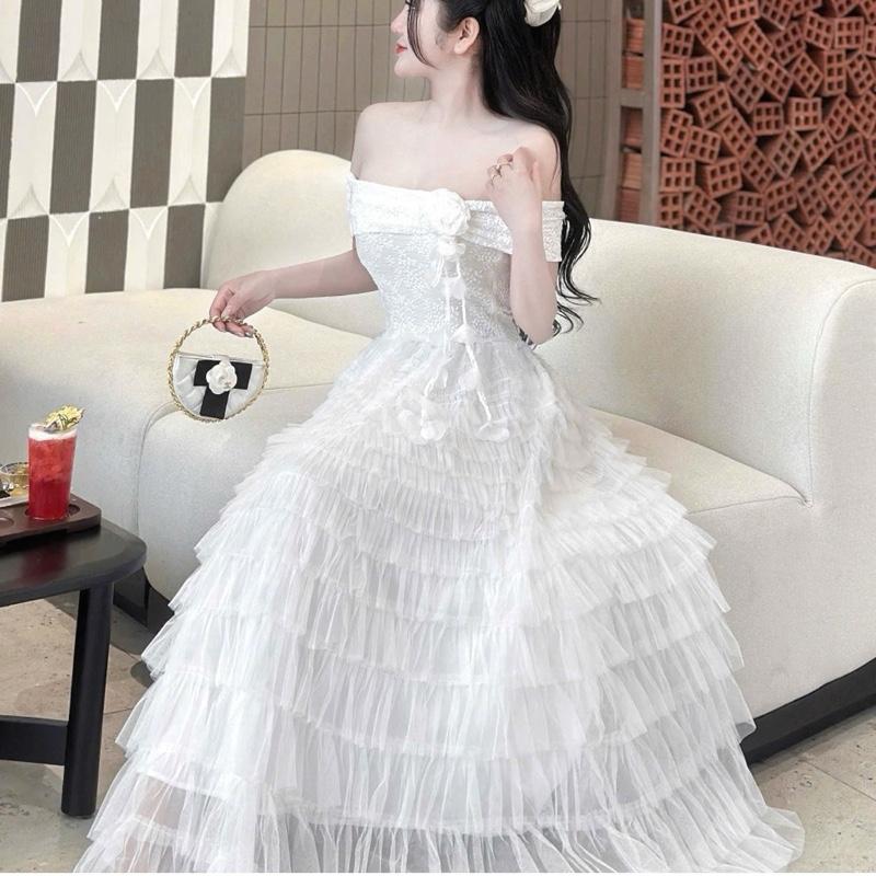 Váy thiết kế ren trễ vai đính hoa chân ren tầng dáng dài NQh8 4