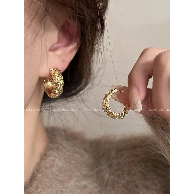 Irregular Gold Earrings New Hot Style High-end Stud Earrings for Women Unique Design Hoop Earrings Unique Ear Jewelry