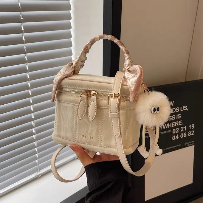 Túi xách nữ cốp nhung cao cấp, túi đeo chéo quấn khăn lụa kèm móc khóa xinh xắn hot trend bag 780