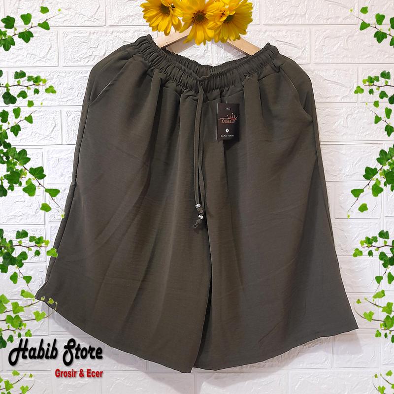 Product Introduction of Celana kulot JUMBO pendek dari bahan cringkel berkualias bisa di pakai sehari-hari Shorts Wanita 5
