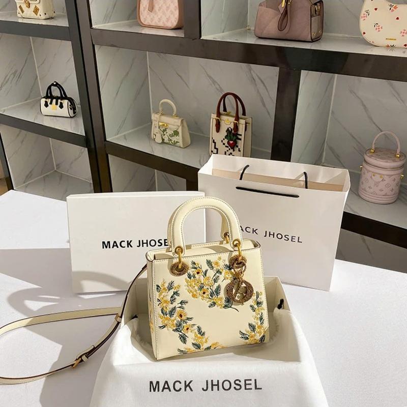 Full Box HERSANI HS3050 - Túi Xách Nữ 2024 HERSANI Thêu Hoa Lá Thủ Công Màu Be Phong Cách Sang Trọng Bag Da