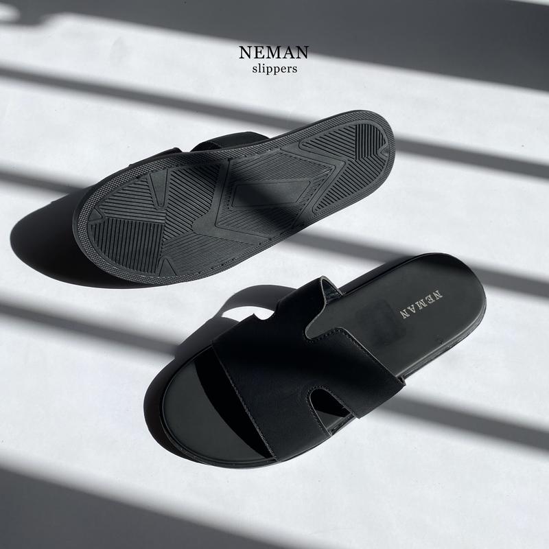 Product Introduction of Dép Quai Ngang Chữ K NEMAN, Khâu Quai Xuyên Đế, Quai Da Microfiber Không Nổ MS21 Cao Su Đế Bằng DéP 17