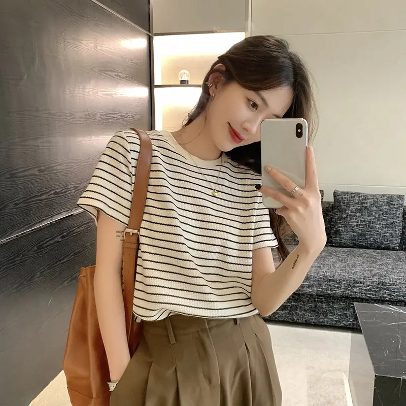 Áo Thun Nữ Sọc, Phong Cách Cổ Điển, ngắn Tay, Thiết Kế Cổ Tròn, Thích Hợp Làm Áo Cơ Sở, Dáng Rộng Vừa Vặn, Trang Phục Thường Ngày Thời Trang, Thích Hợp Cho Học Sinh, Mùa Hè 2024 Top Women
