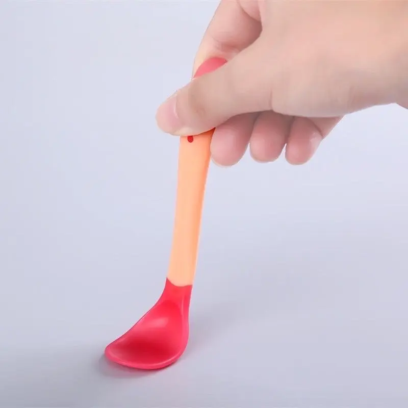 SENDOK MAKAN BAYI SENSOR SUHU PANAS / SENDOK MAKAN BAYI SILIKON / BABY SPOON SILICONE BPA FREE