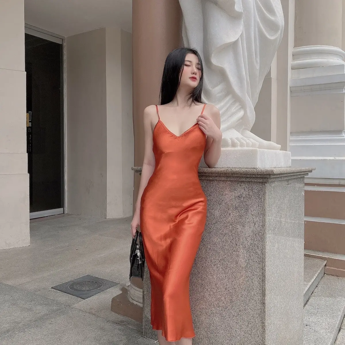 đầm lụa tim cổ v dáng basic