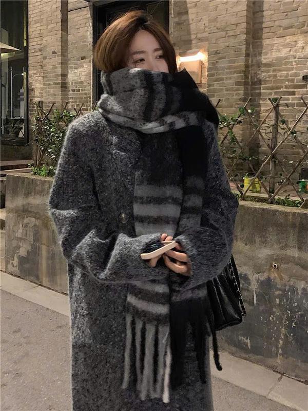 Khăn choàng cổ tua rua dài vải cashmere mềm mại màu kẻ sọc cá tính dày dặn giữ ấm mùa đông dành cho nữ 2