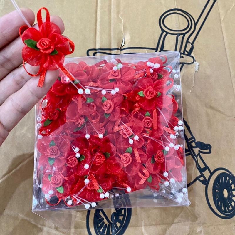 Hoa cài áo (1 hộp 50 cái) dành cho nhà trai, nhà gái trong đám cưới