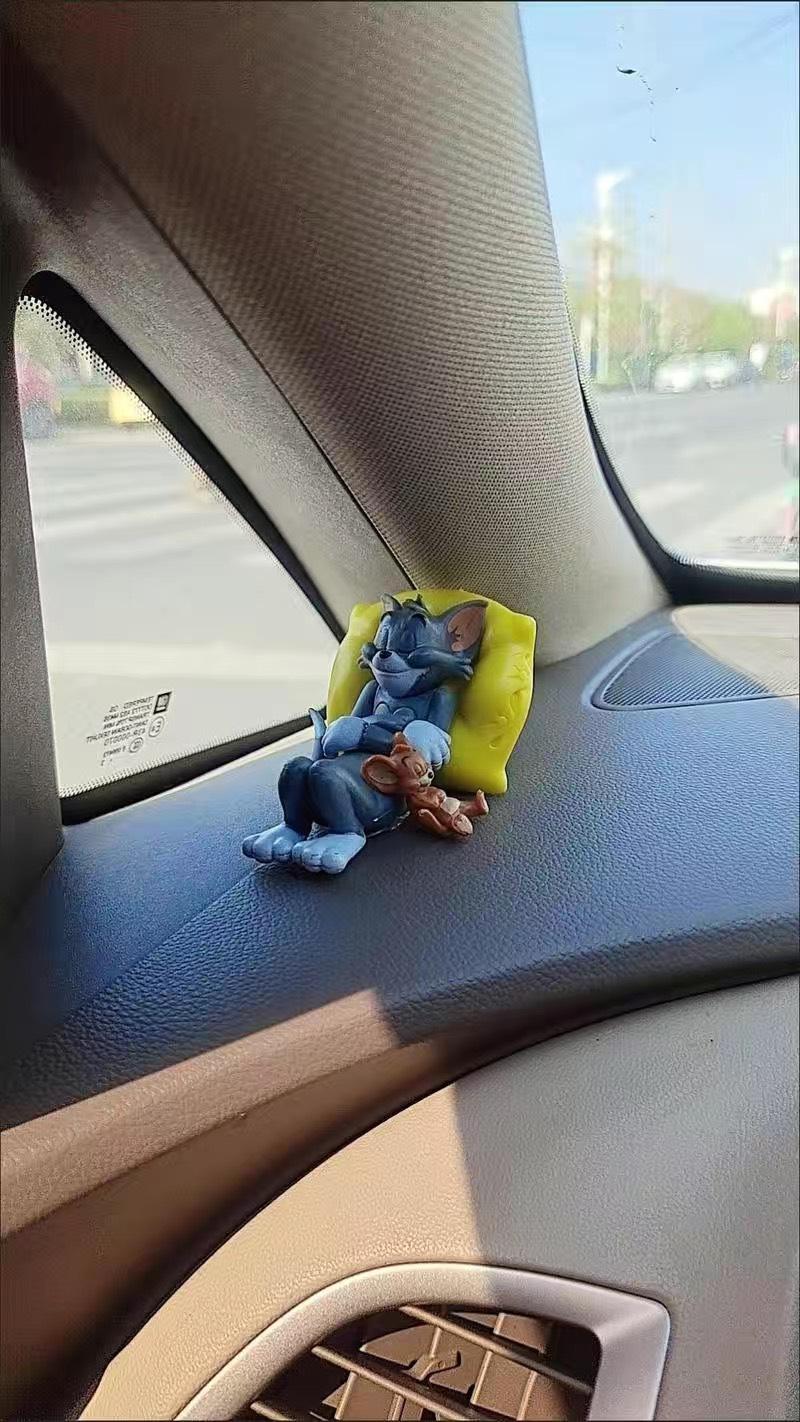 Product Introduction of Bộ 2 Mô hình để taplo ô tô Tom và Jerry trang trí kiểu dáng nằm ngủ cute xinh xắn - Mô Hình Trang Trí Nội Thất Xe Hơi Mẫu Hoạt Hình 7
