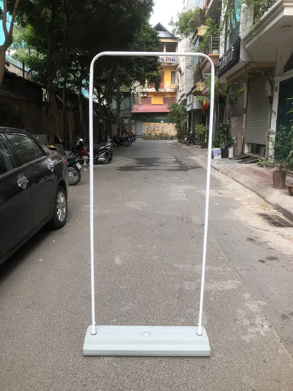 Standee ngoài trời 60x160 hoặc 80x180cm chân đế nước chống gió kiểu cửa, khung treo poster quảng cáo 1