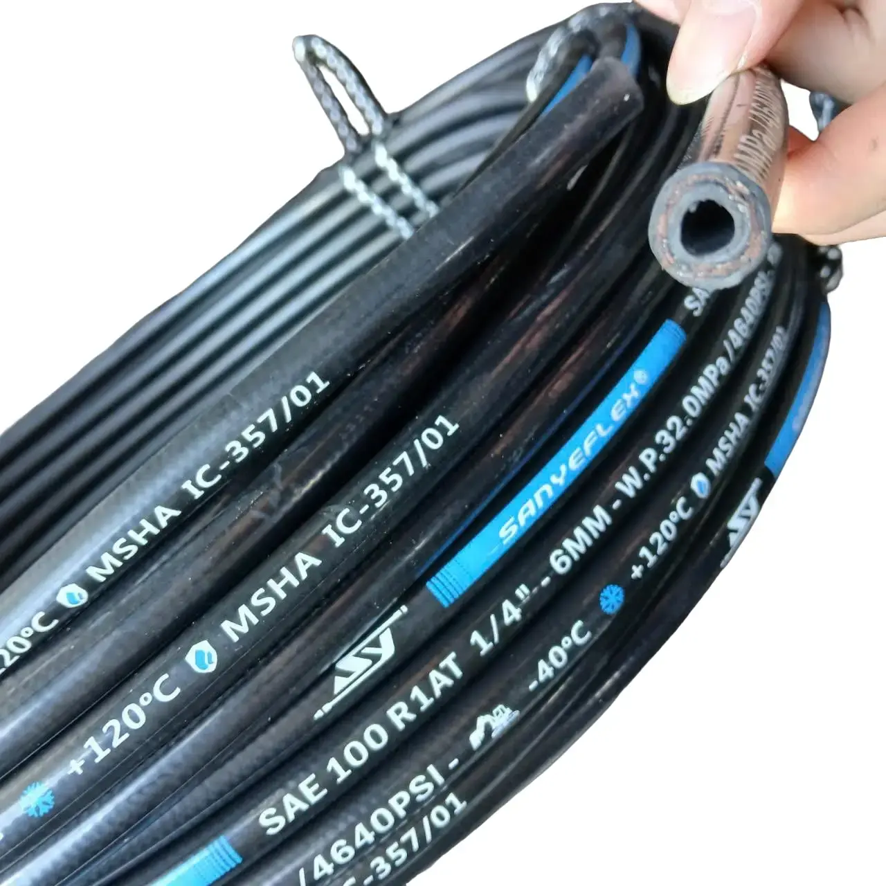 Ống dẫn dầu áp suất cao Sanyeflex phi 6mm, 1 lớp thép, da bóng khớp  nối