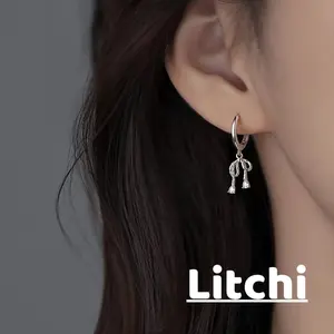 【Litchi】Anting dengan Tali Perak 925 dan Motif Kancing Bunga Halus dan Berkilau L253