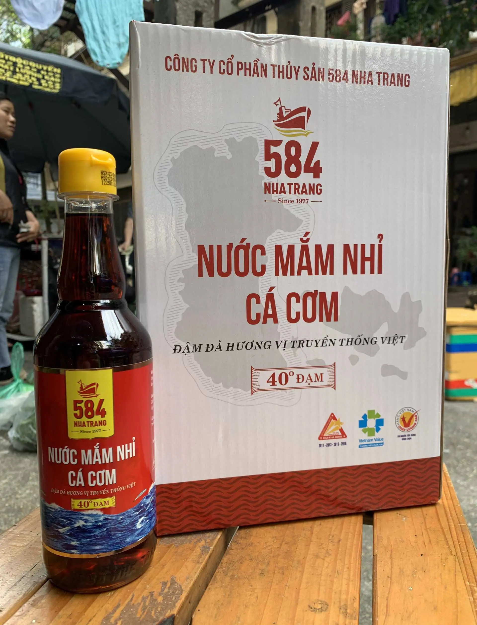 Nước mắm 584 Nha Trang chuẩn vị truyền thống 30, 35, 40 độ đạm (chai nhựa 500ml)
