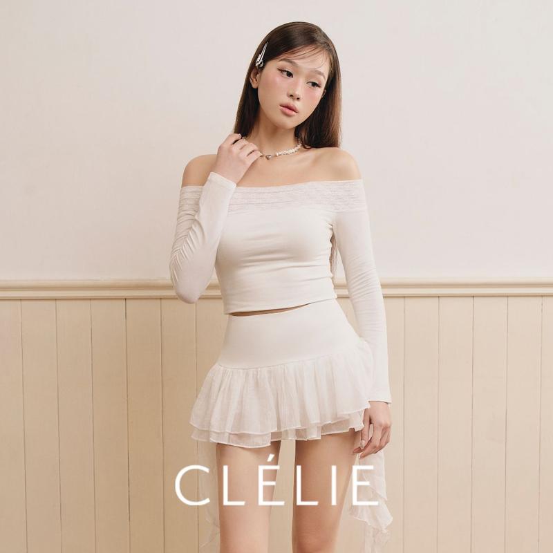 Set áo croptop trơn trễ vai phối ren tay dài và chân váy ngắn xếp ly bèo tầng | EMMA SET - CLÉLIE
