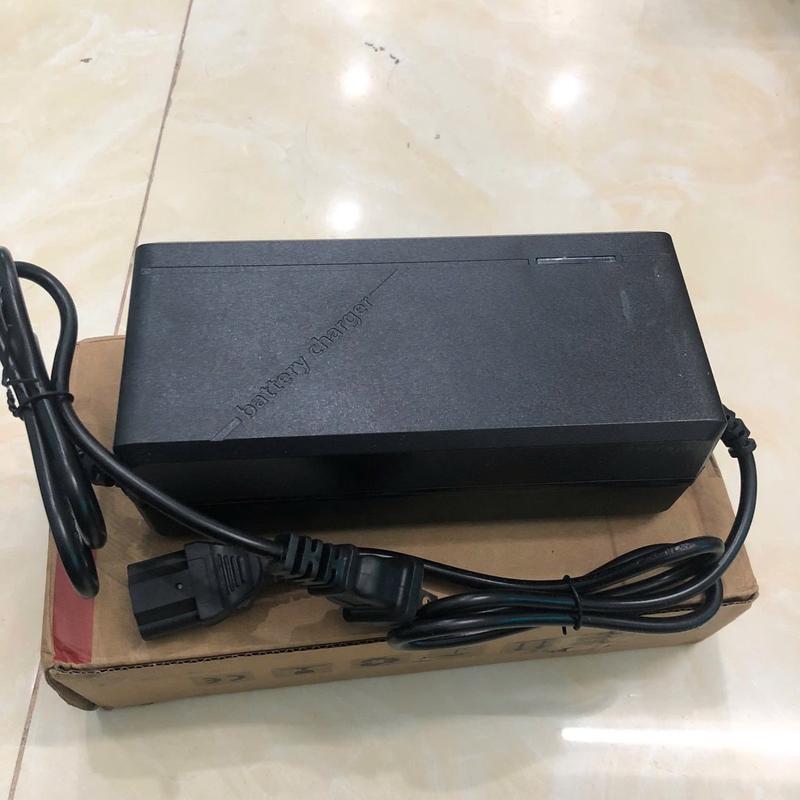 ￼Sạc xe điện 72v 12ah 20ah tự ngắt chống phồng bình <6 bình acquy> Phụ Kiện 7
