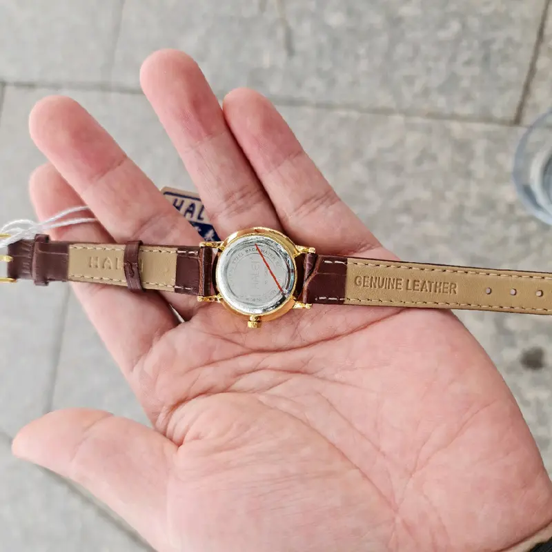Đồng hồ nữ đẹp chống nước, chống xước 7