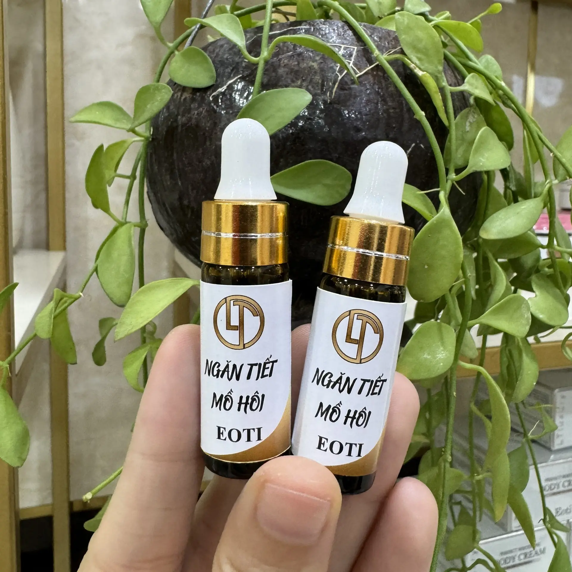 Ngăn tiết mồ hôi - Sạch hôi nách hôi chân - EOTI (90k / 1 lọ)