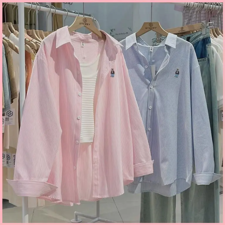 JEDIFSHOP Áo Sơ Mi Kẻ Thêu Hình Gấu W Form Suông Rộng , Áo Sơ Mi Oversize Form Khoác Hàn Quốc, Kẻ sọc Women Nữ Top Shirt