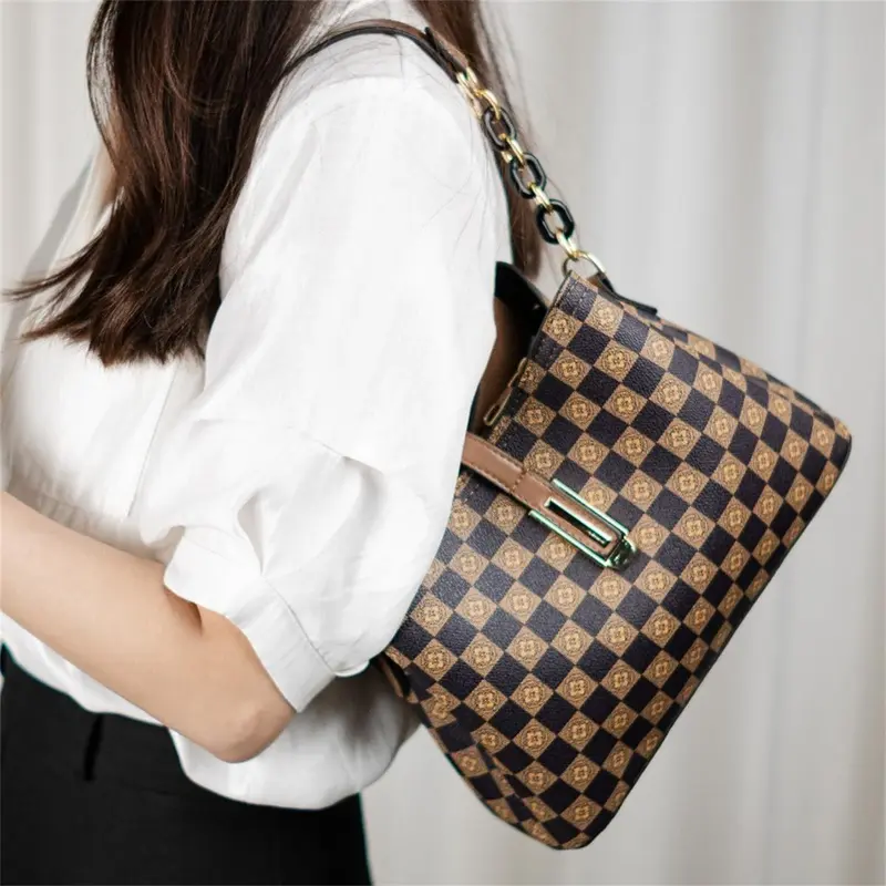 COD | XYM 【Koleksi Tas Kotak-Kotak 2025】Coklat & Khaki, 4 Model Tas (Selempang, Handheld, & Selempang Panjang)! Kapasitas Besar untuk Wanita Karir & Elegan Cewek keiko shoulder bag 6