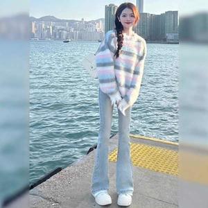 กางเกงยีนส์ Weila สำหรับผู้หญิง สีฟ้าอ่อน สไตล์ฤดูใบไม้ผลิและฤดูร้อน ปี 2025 มาใหม่ กางเกงเกือกม้าขนาดเล็ก เอวสูง กางเกงแตรกระชับสัดส่วน